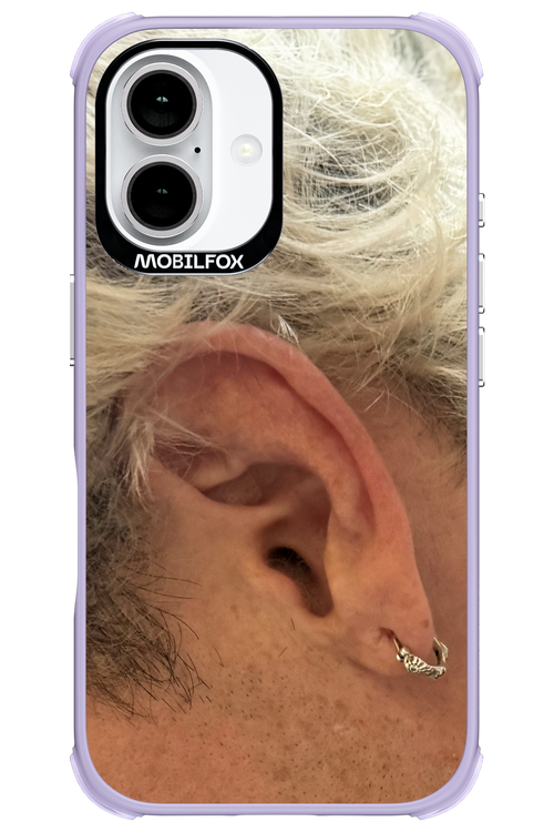Ear - Apple iPhone 16