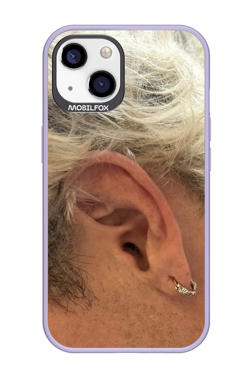 Ear - Apple iPhone 13