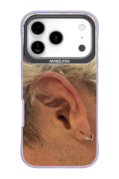 Ear - Apple iPhone 17 Pro