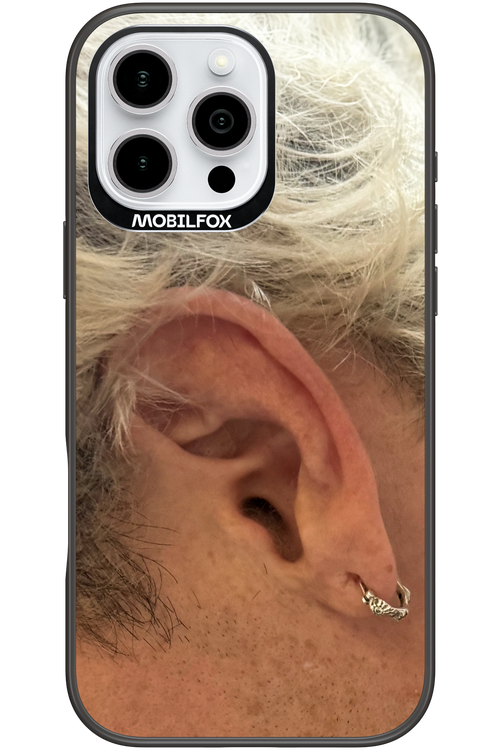 Ear - Apple iPhone 16 Pro Max
