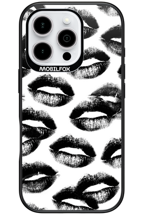 Ghost Kiss - Apple iPhone 16 Pro