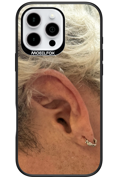 Ear - Apple iPhone 16 Pro Max