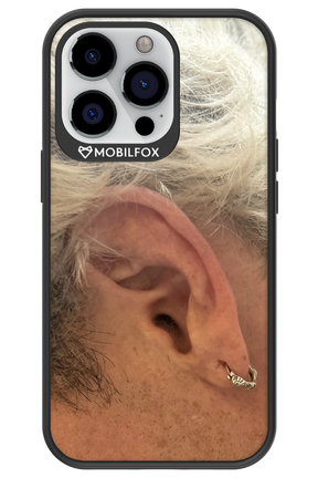 Ear - Apple iPhone 13 Pro