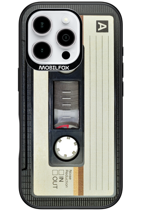 CASE 11 - Apple iPhone 16 Pro