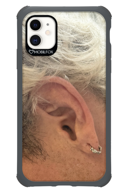 Ear - Apple iPhone 11