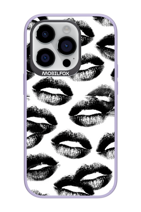 Ghost Kiss - Apple iPhone 14 Pro
