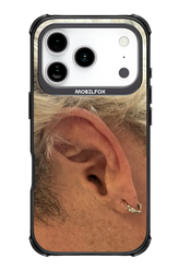 Ear - Apple iPhone 17 Pro