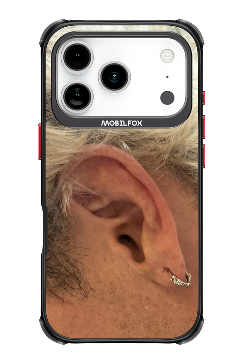 Ear - Apple iPhone 17 Pro