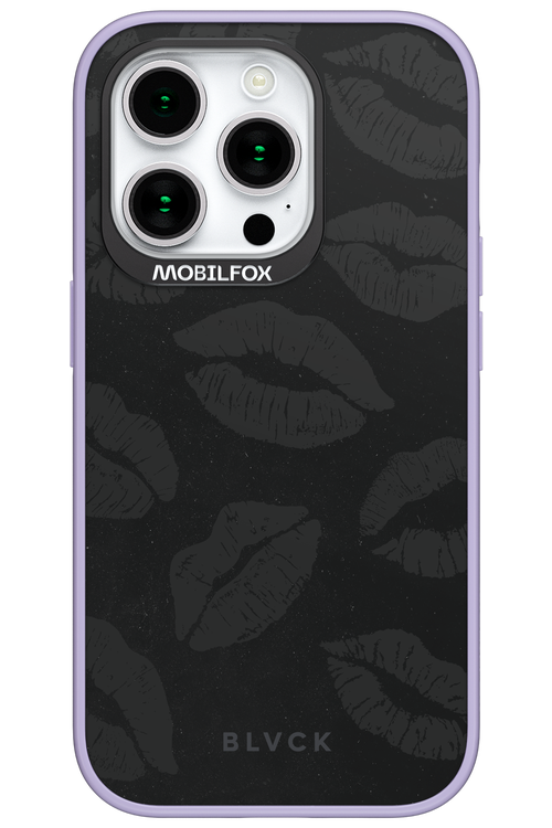 Dark Lips - Apple iPhone 15 Pro