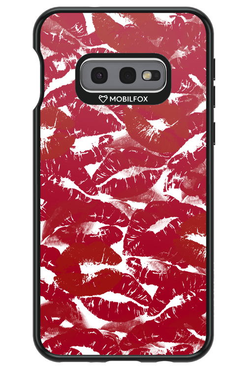 Burgundy and Kiss 2.0 - Samsung Galaxy S10e