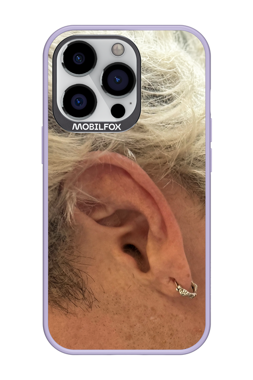 Ear - Apple iPhone 13 Pro