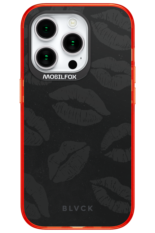 Dark Lips - Apple iPhone 15 Pro
